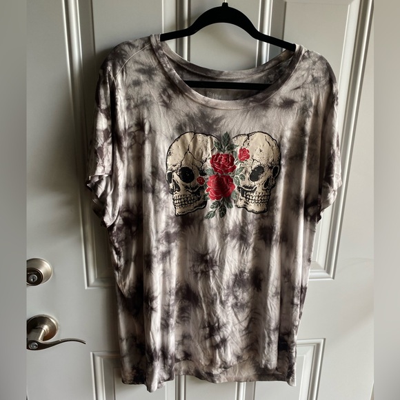 Torrid Perfect Tee - Super Soft Skulls Tie-Dye White Roses Lightweight Plus Sz 3 - Picture 4 of 8